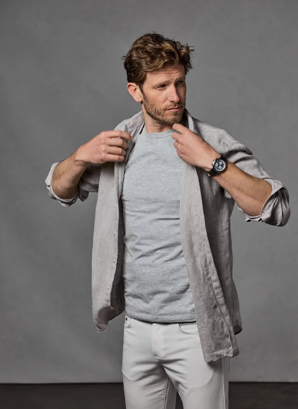 Alexander in Light Grey Linen Shirt Lumberjack