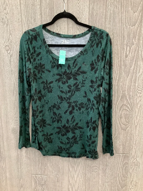 Top Long Sleeve By Maurices In Green, Size: S Tailored