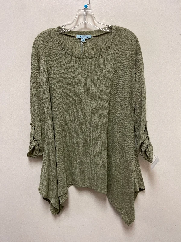 Top Long Sleeve By She + Sky In Green, Size: S Modern Men's Geometric